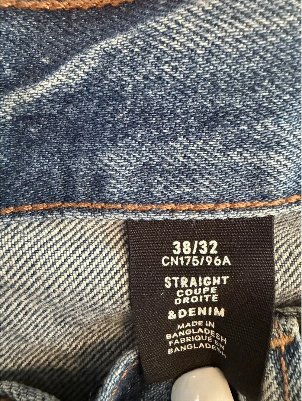 H&M Men's Straight Leg Distressed Jeans 38x32 - NWT Light Wash &Denim